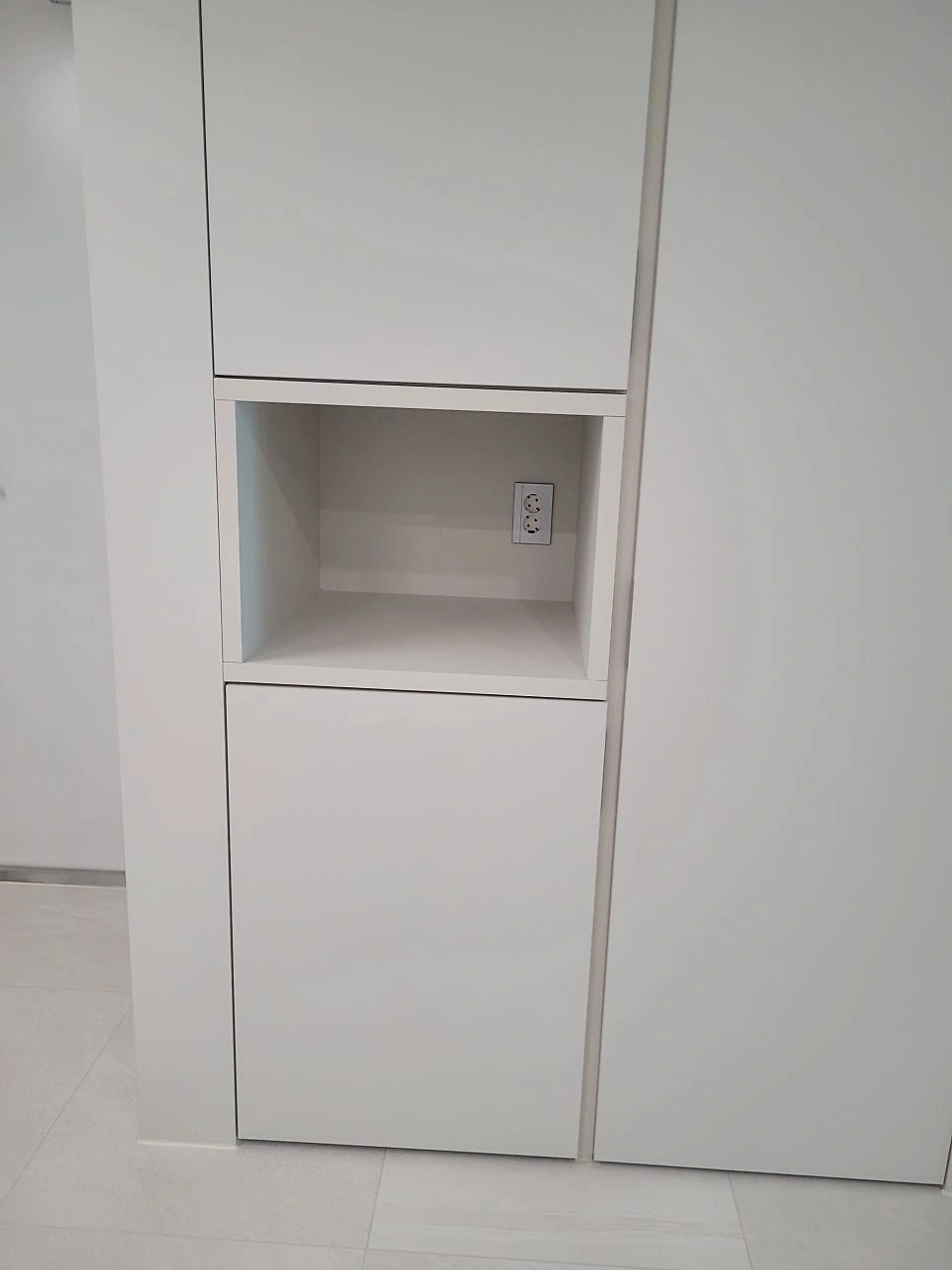 시공 전 — 도킹 스테이션 바닥 노출